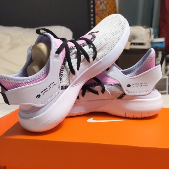 Brand New Nike Flex Contact size 8 - Picture 2 of 4